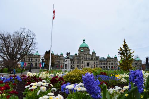 加拿大留学生毕业后学位公证在哪里办？